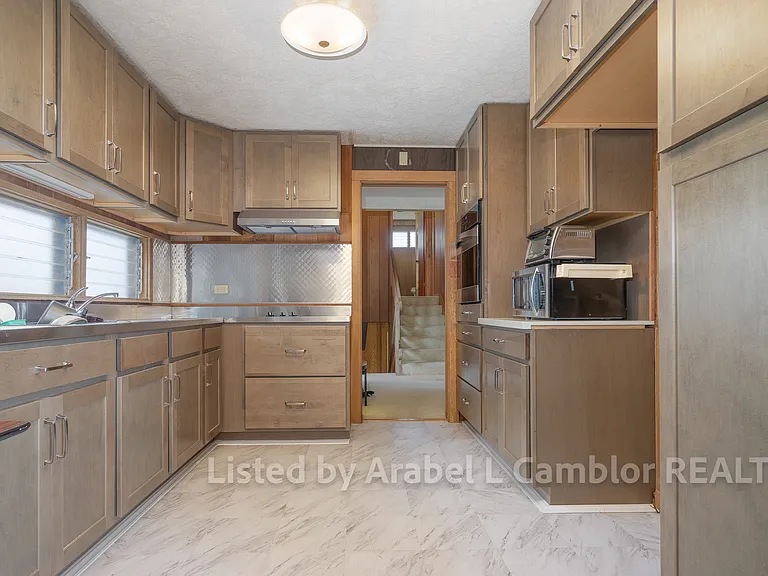 129 Kapualani St — Photo 5