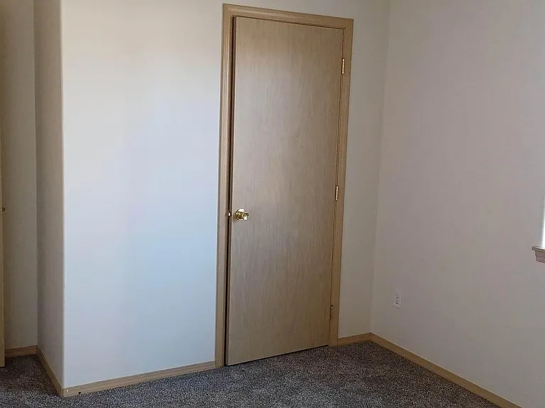1225 Maple St — Photo 7