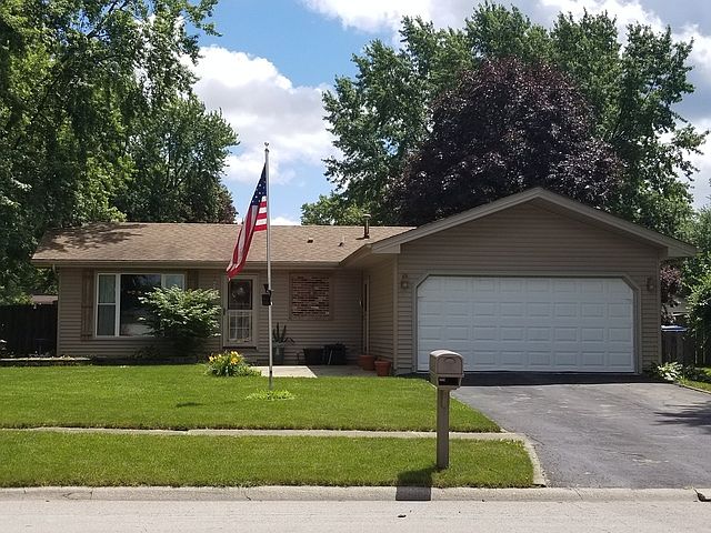 1st image of 35 Kim Dr