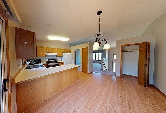 4th image of 1404 19th St SE