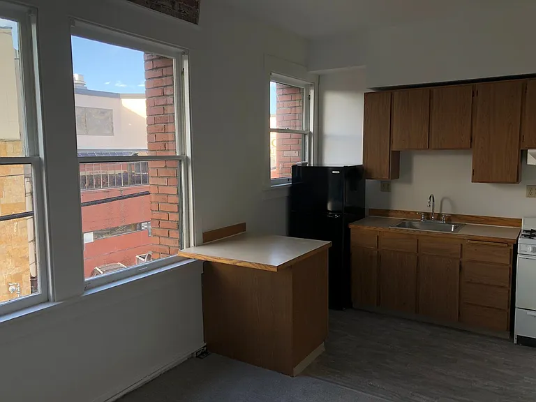 Curtiss Apartments — Photo 14