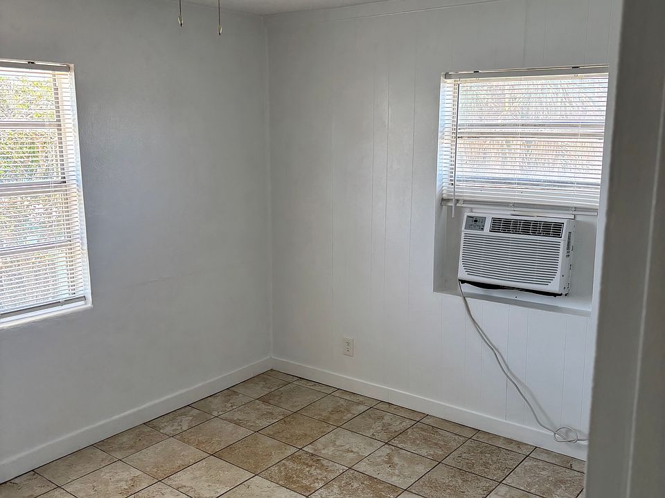 2nd image of 828 2nd St N APT 6