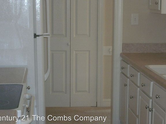 4th image of 2621 Shire Ln