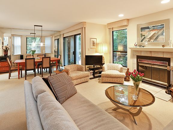 3rd image of 171 Horseshoe Cir #1