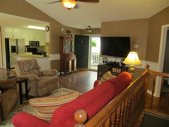 4th image of 427 Holly Dr