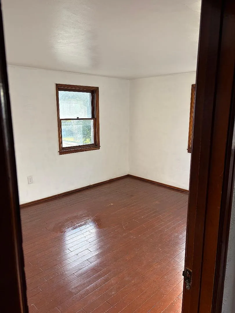 2 bed, 1000 sqft, $975 — Photo 4