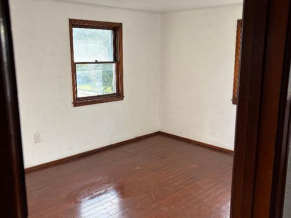 4th image of 876-878 E McCreight Ave #876