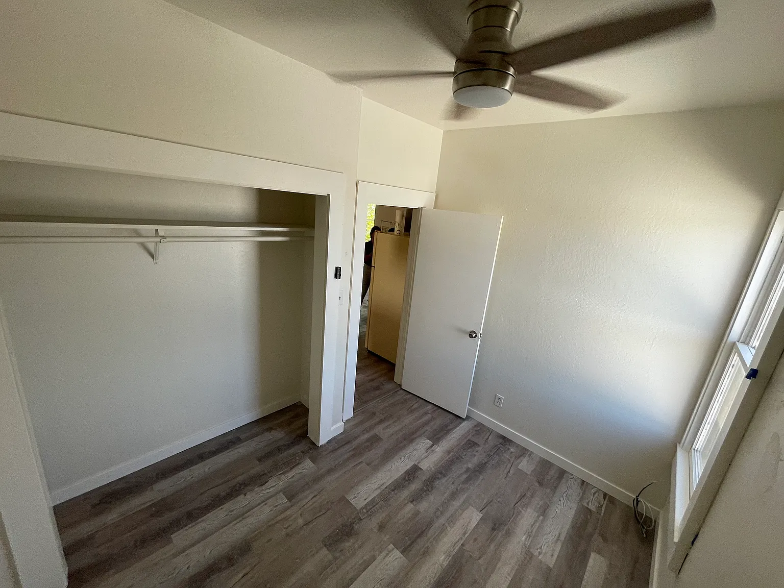 4 bed, 1300 sqft, $2,100 — Photo 2