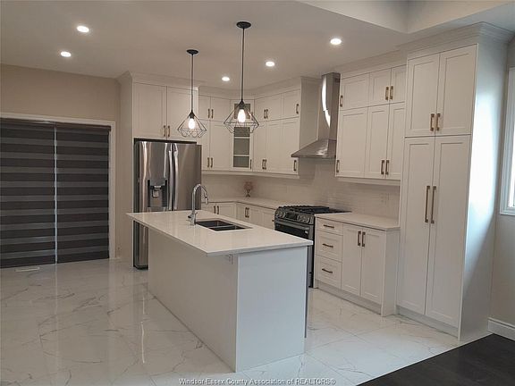 4th image of 522 Lesperance Rd