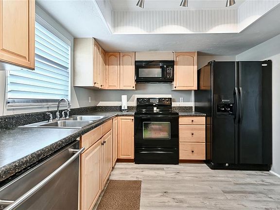 3rd image of 27670 South View DR #135