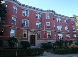 22 Garrison Rd APT 1, Brookline, MA 02445
