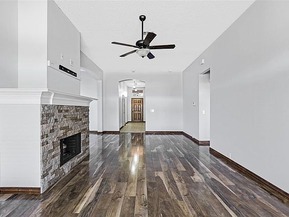 5th image of 2620 Briarcrest Dr