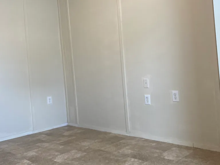17024 Meridian Blvd — Photo 33