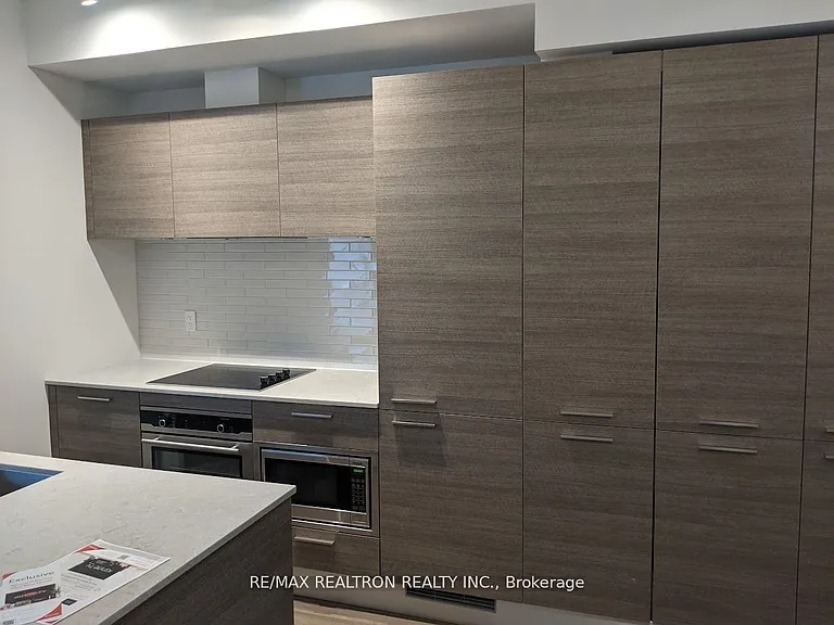 3 Gloucester St #1009 — Photo 11