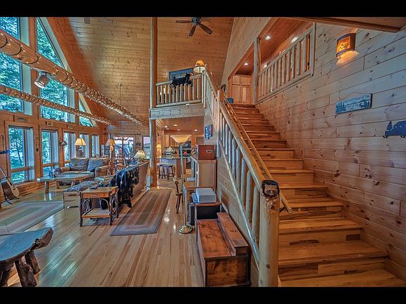 4th image of 13734 Chrissie Ln