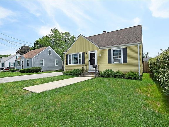 3rd image of 3 Rosemere Dr