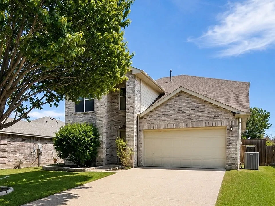812 Sussex Dr