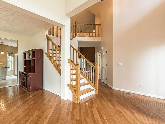 4th image of 999 Boyne Ct