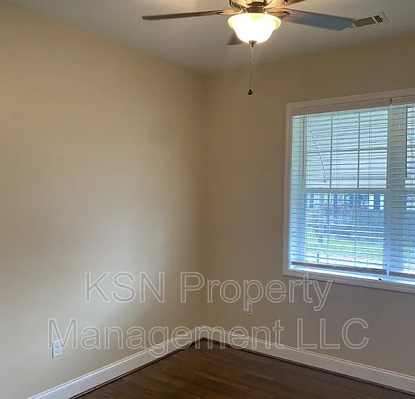 1509 Ott St — Photo 17
