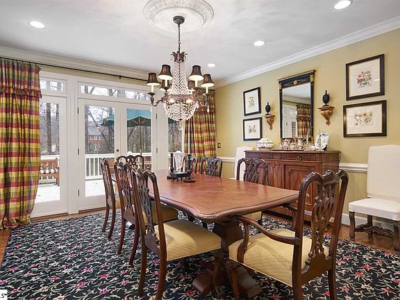 4th image of 9 Triple Crown Ct