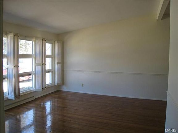 3rd image of 1860 Allen Dr
