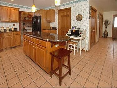 3rd image of 39 Country Farm Ln