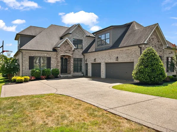 1649 Boardwalk Pl, Gallatin, TN 37066