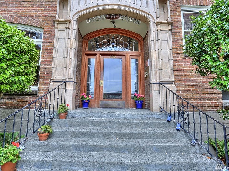 1st image of 220 W Olympic Pl APT 109