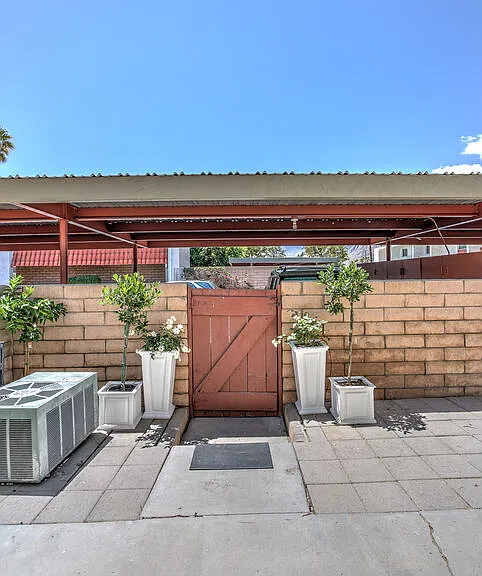 2166 N Indian Canyon Dr #C — Photo 24