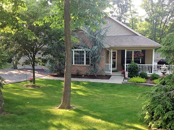 2nd image of 356 Comanche Dr