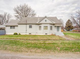 400 Osie St, Gillespie, IL 62033