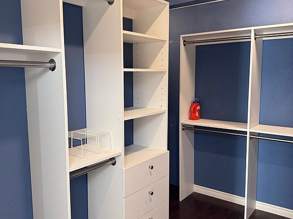 5th image of 28391 Sheridan Dr #1