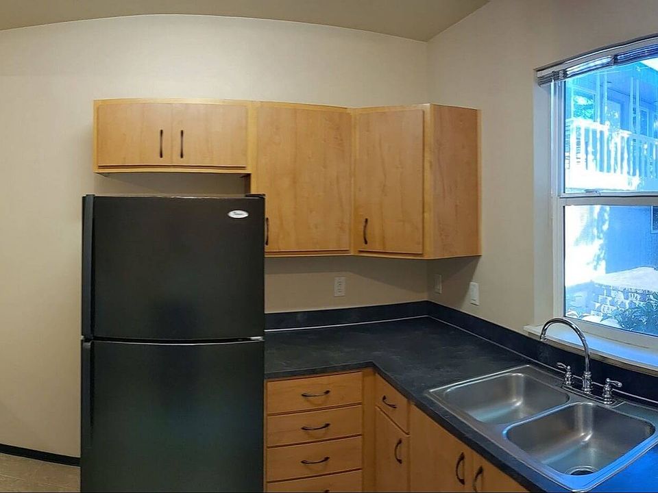 #4 - Entry, Kitchen and Living Area #4 - Entry, Kitchen and Living Area