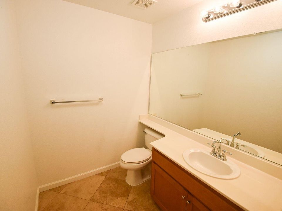 1st image of 633 Laugenour Dr