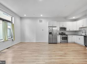 385 Martin St, Philadelphia, PA