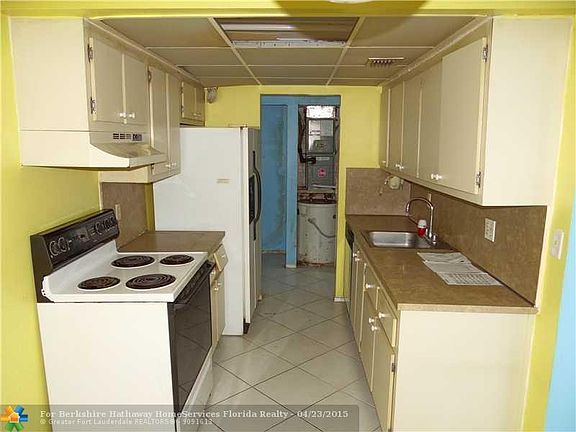 3rd image of 6190 Woodlands Blvd APT 313