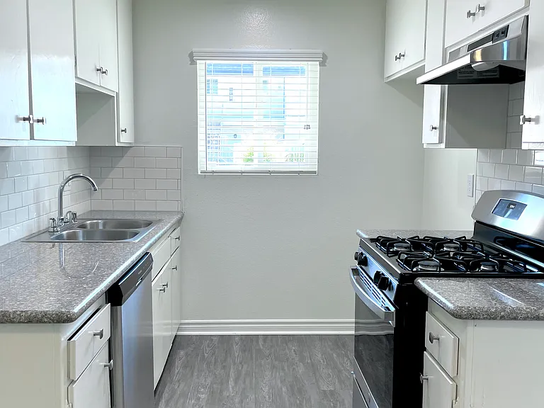 *Floor plans are digital renderings. All dimensions are approximate. Actual product and specifications may vary in dimension or detail. Not all features are available in every apartment.