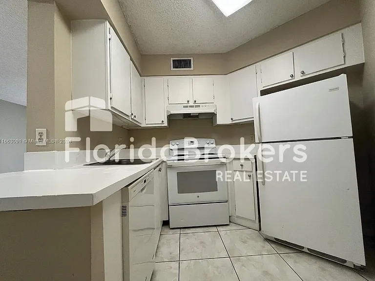 212 Lake Pointe Dr #209-360 — Photo 16