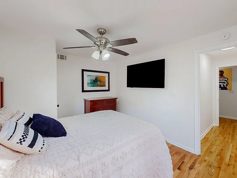 Carey Dr SE — Photo 1