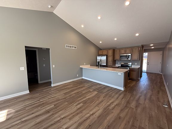 5th image of 4401 W Frazier Dr