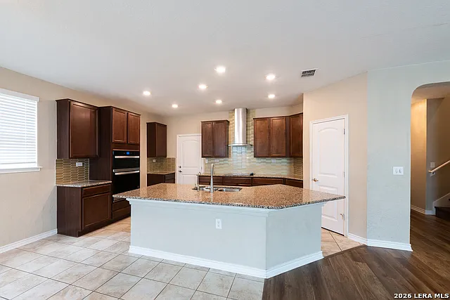 5526 Castle Brook Dr — Photo 8