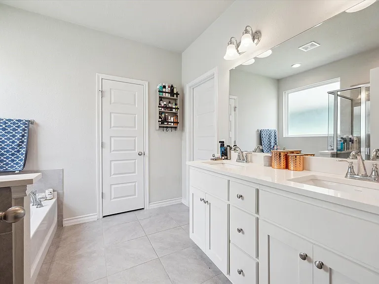 2005 Jacey Way — Photo 15