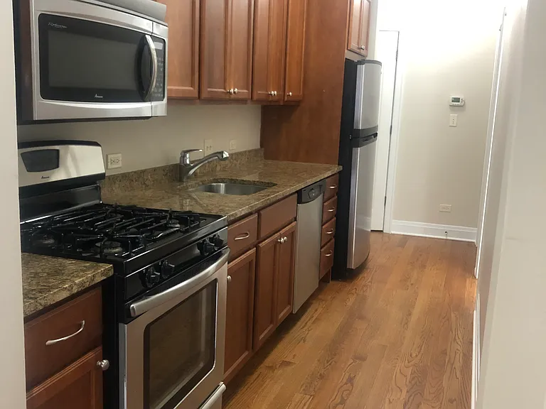 2706 W Ainslie St #2E — Photo 12