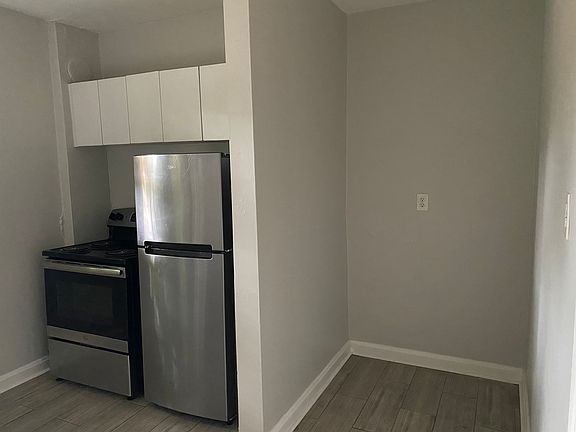 2nd image of 5500 Bosworth Pl APT 4