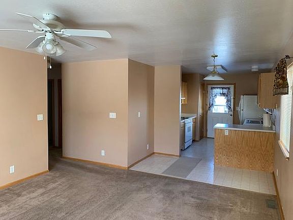 4th image of 2121 Gloria Pl