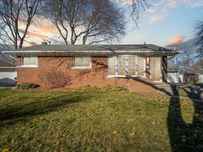 2930 Bates Ct, Trenton, MI, 48183