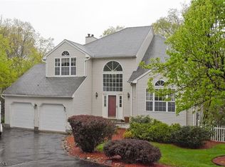 12 Colonial Circle Dr, Lake Hopatcong, NJ 07849