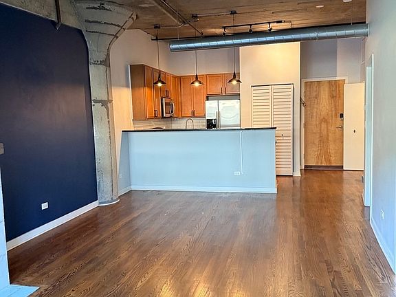 3rd image of 1110 W 15th St Unit 316