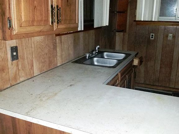 2nd image of 355 Kenmore Ave W