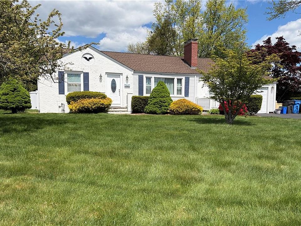 1st image of 52 Elm Dr
